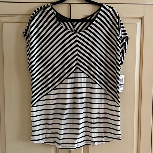 New INC black and white stripe top with zipper shoulder detail - Picture 1 of 6